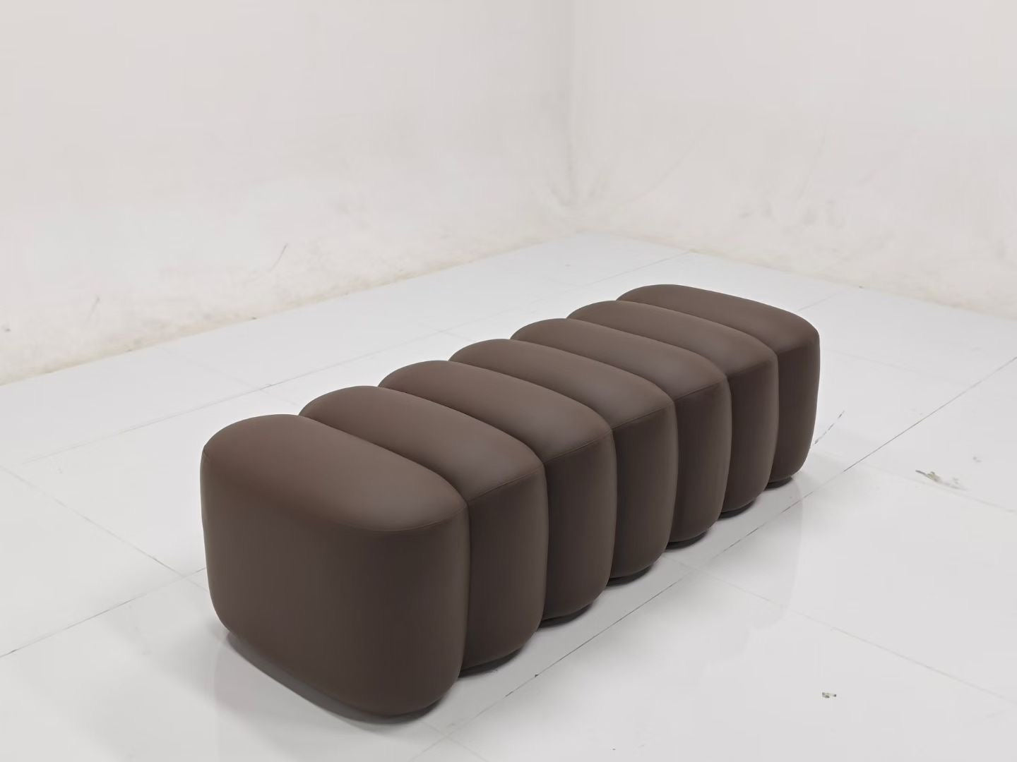 Canapé bas modulable en cuir brun chocolat à sept vagues arrondies – Onda