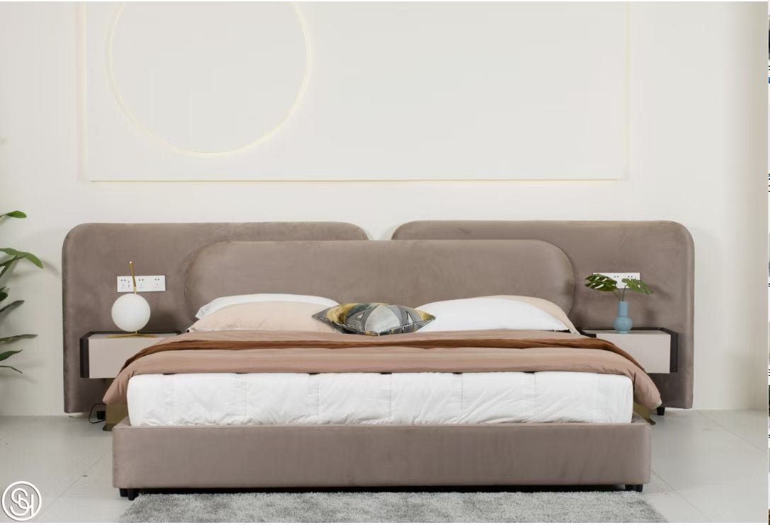 Lit capitonné en velours taupe à chevets intégrés flottants – Cocoon