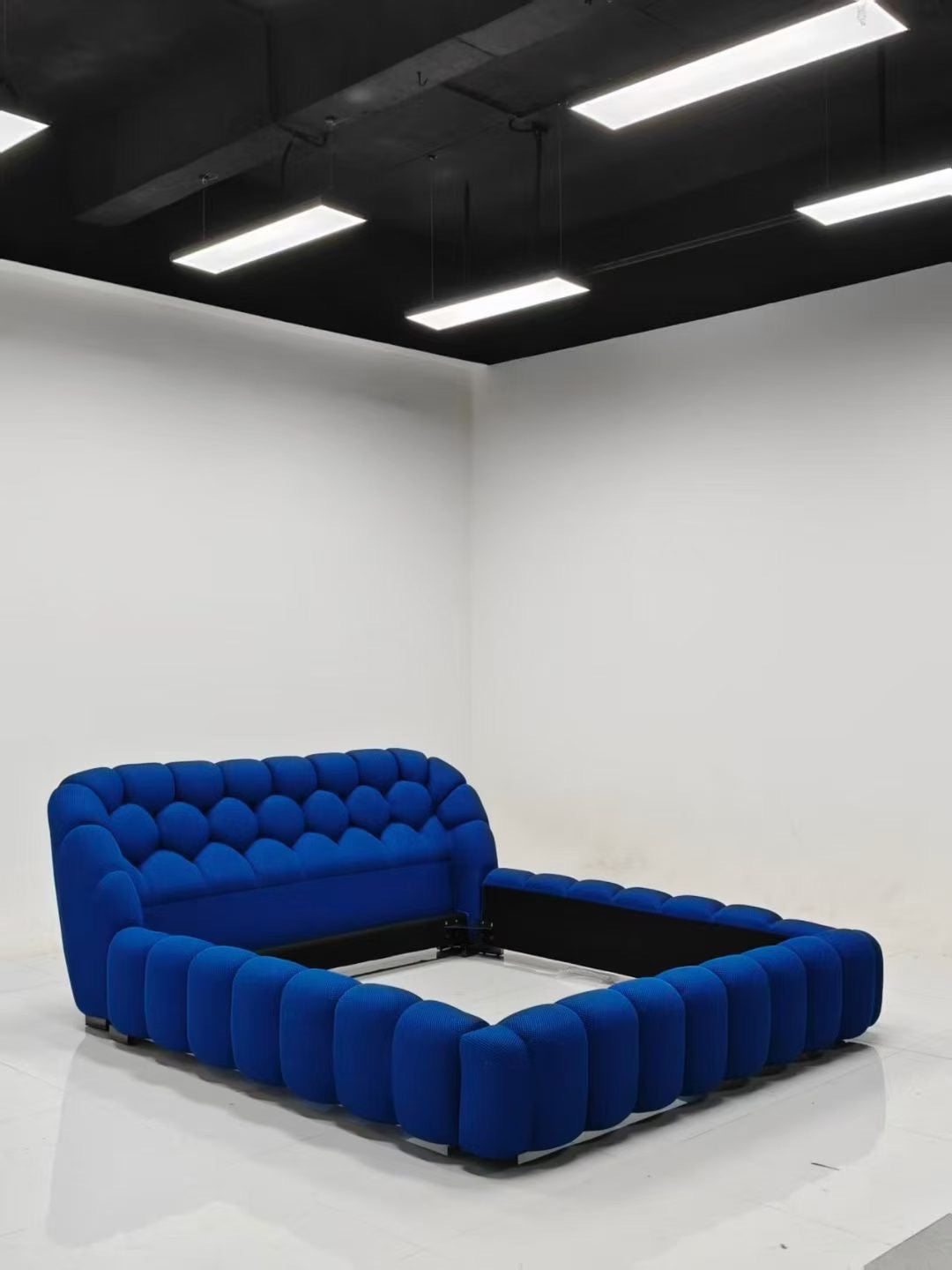 Lit design capitonné en tissu bouclette – UBBLE LUX EDITION