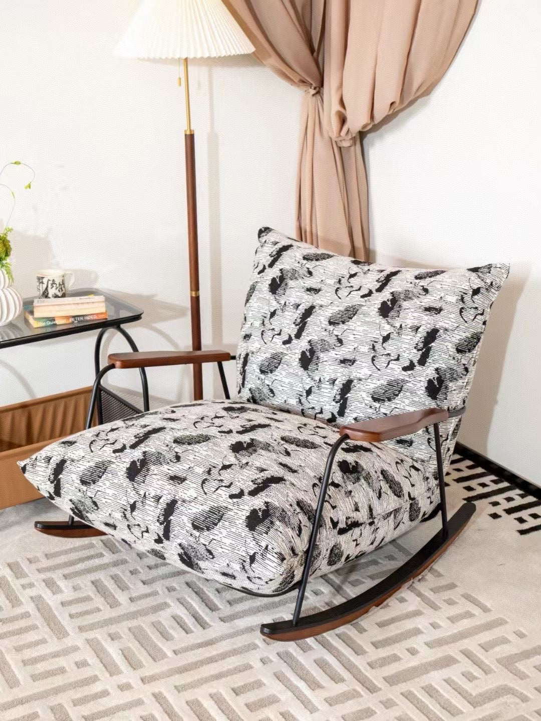 Fauteuil à bascule en tissu jacquard imprimé oiseaux et bois – Rocking Soft