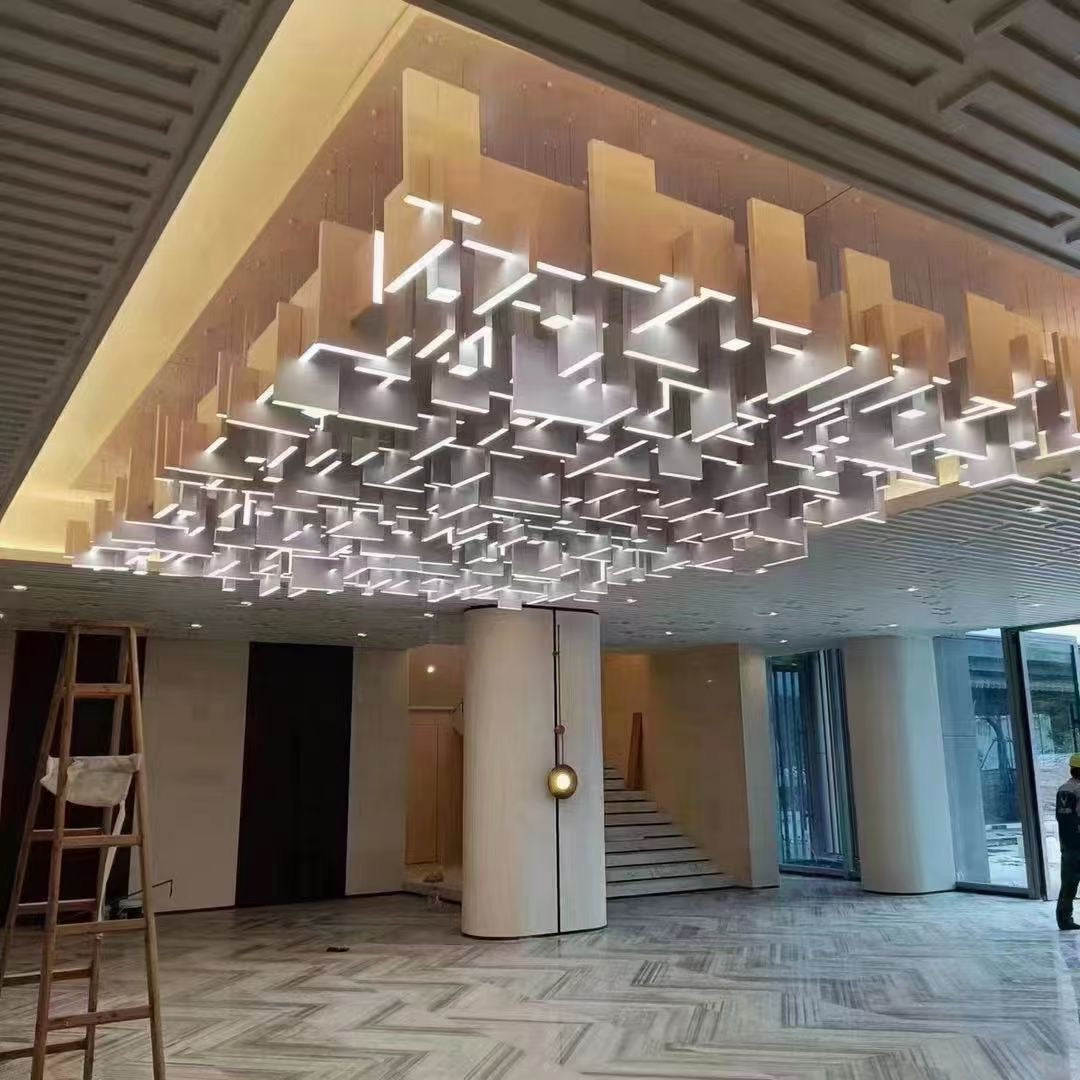 Lustre “Skyline Geometric Light”