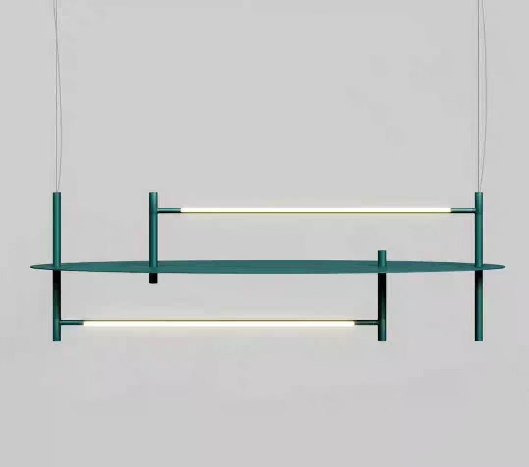 Suspension étagère LED en métal laqué vert profond – Linear Shelf