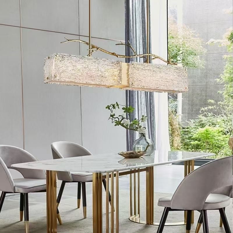 Suspension linéaire en laiton et verre givré – Branch Crystal