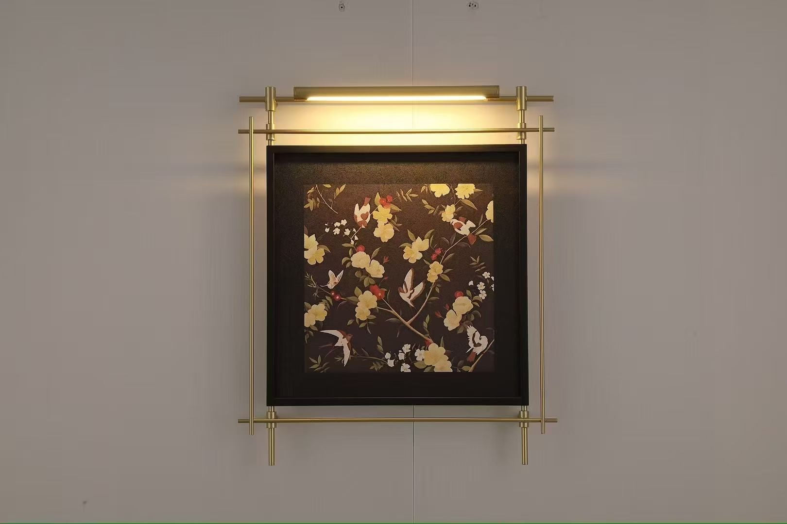 Applique Murale Cadre Lumineux en Laiton – Collection Chinoiserie