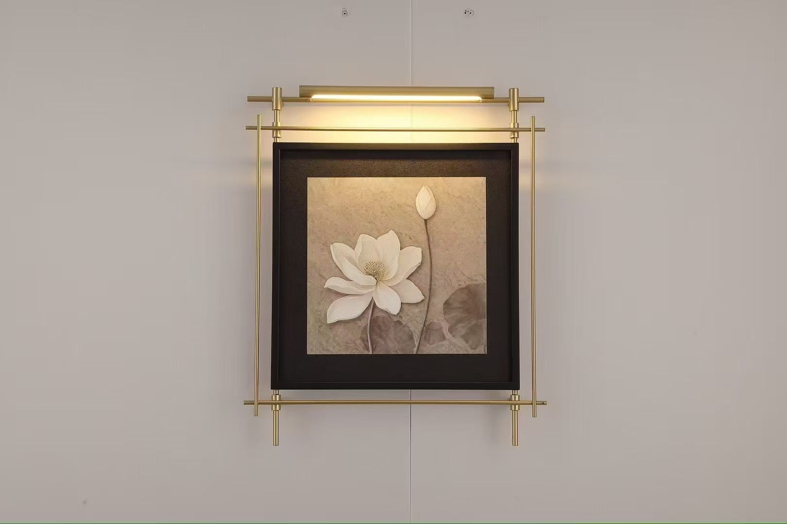 Applique Murale Cadre Lumineux en Laiton – Collection Chinoiserie