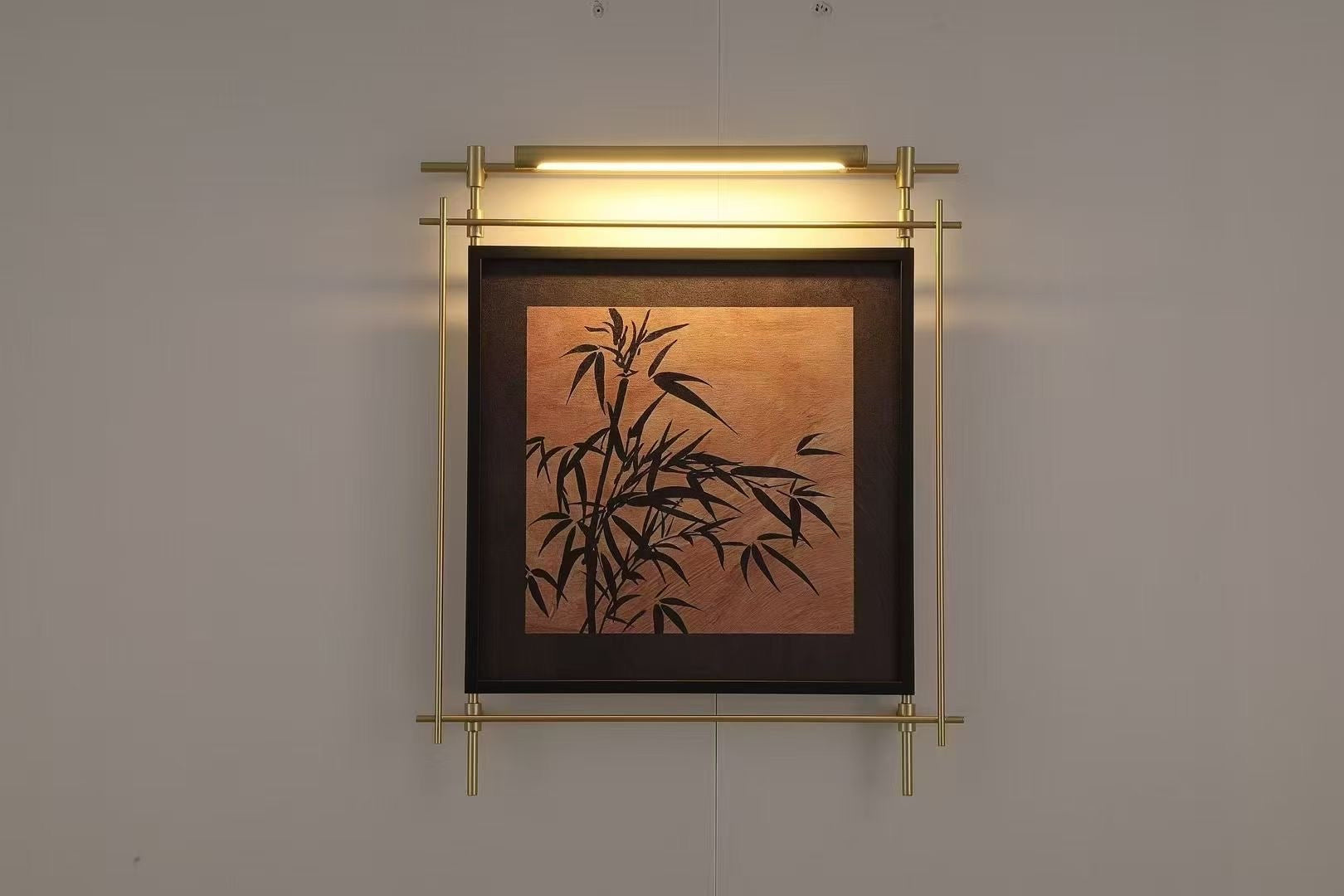 Applique Murale Cadre Lumineux en Laiton – Collection Chinoiserie