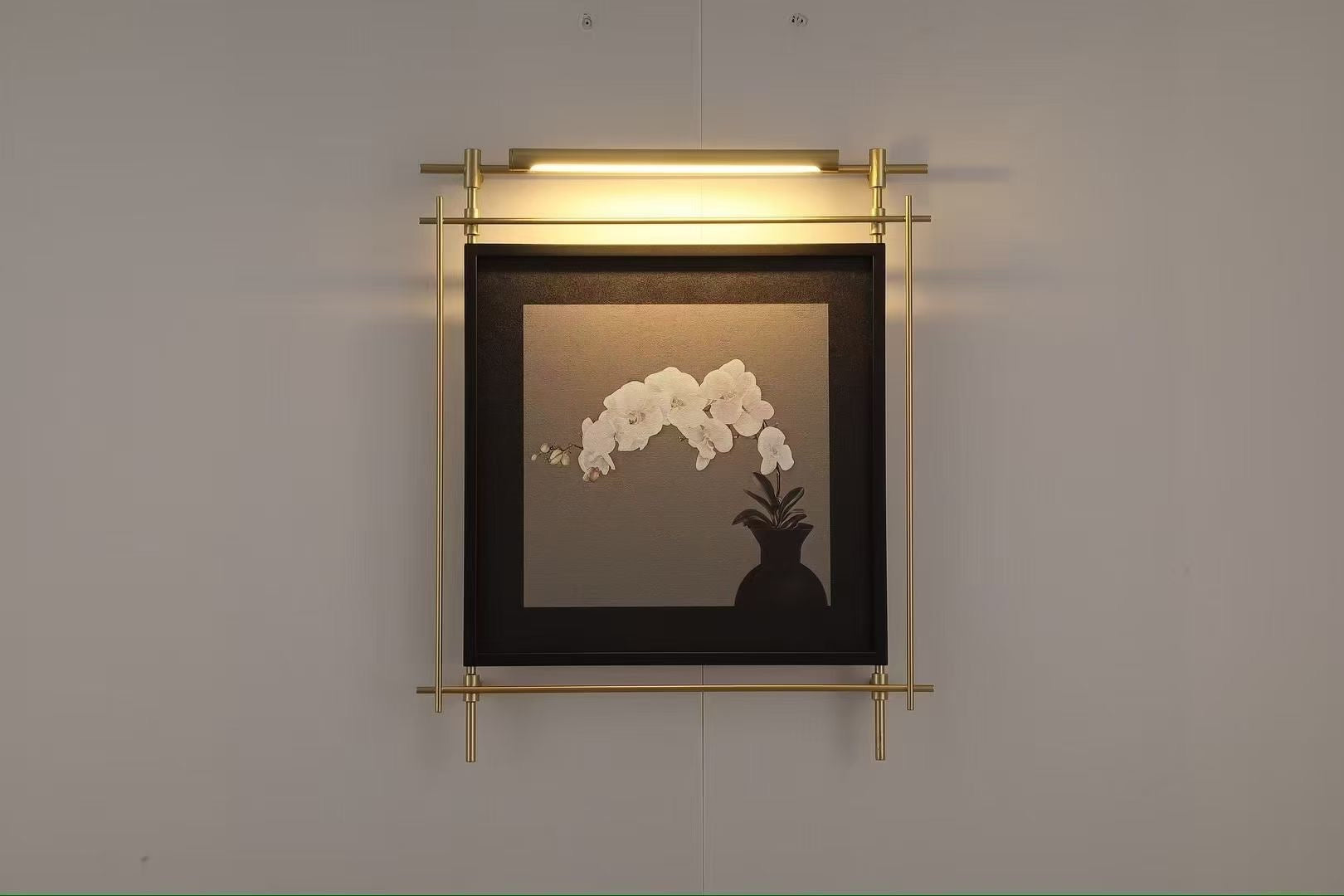 Applique Murale Cadre Lumineux en Laiton – Collection Chinoiserie