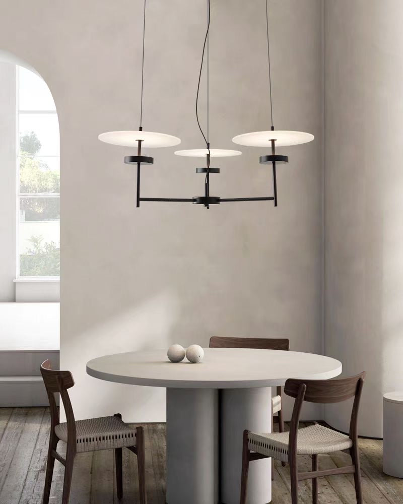 Suspension Luna Balance en métal noir et verre opalin à 3 diffuseurs