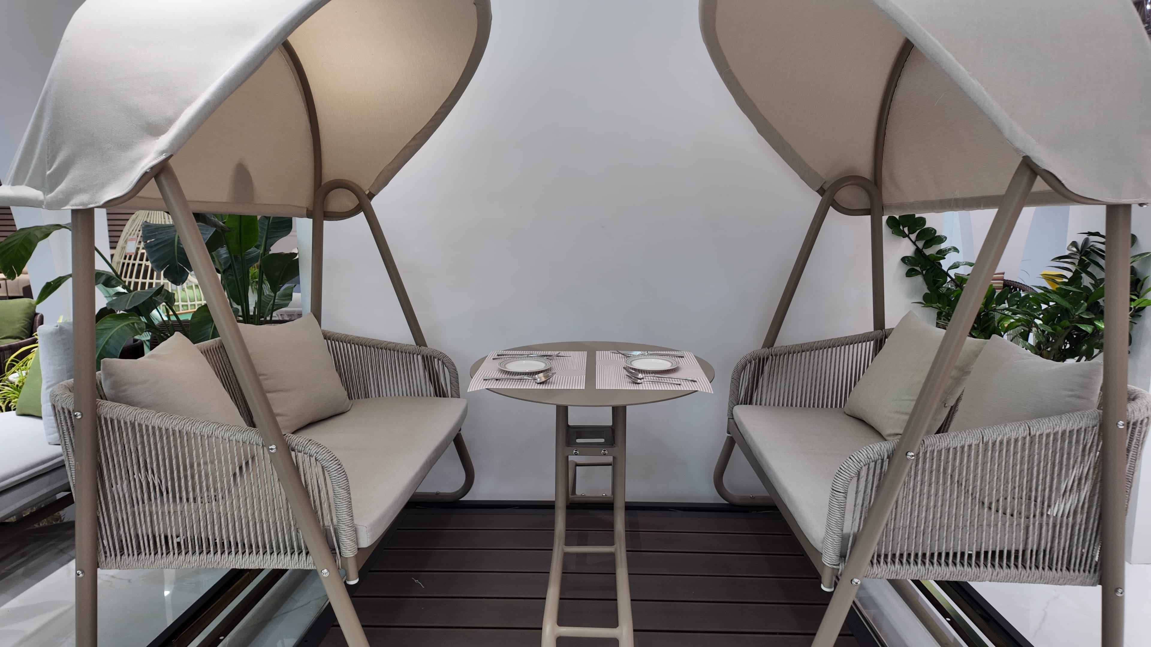 Outdoor Swing Set – Outdoor Lounge Collection