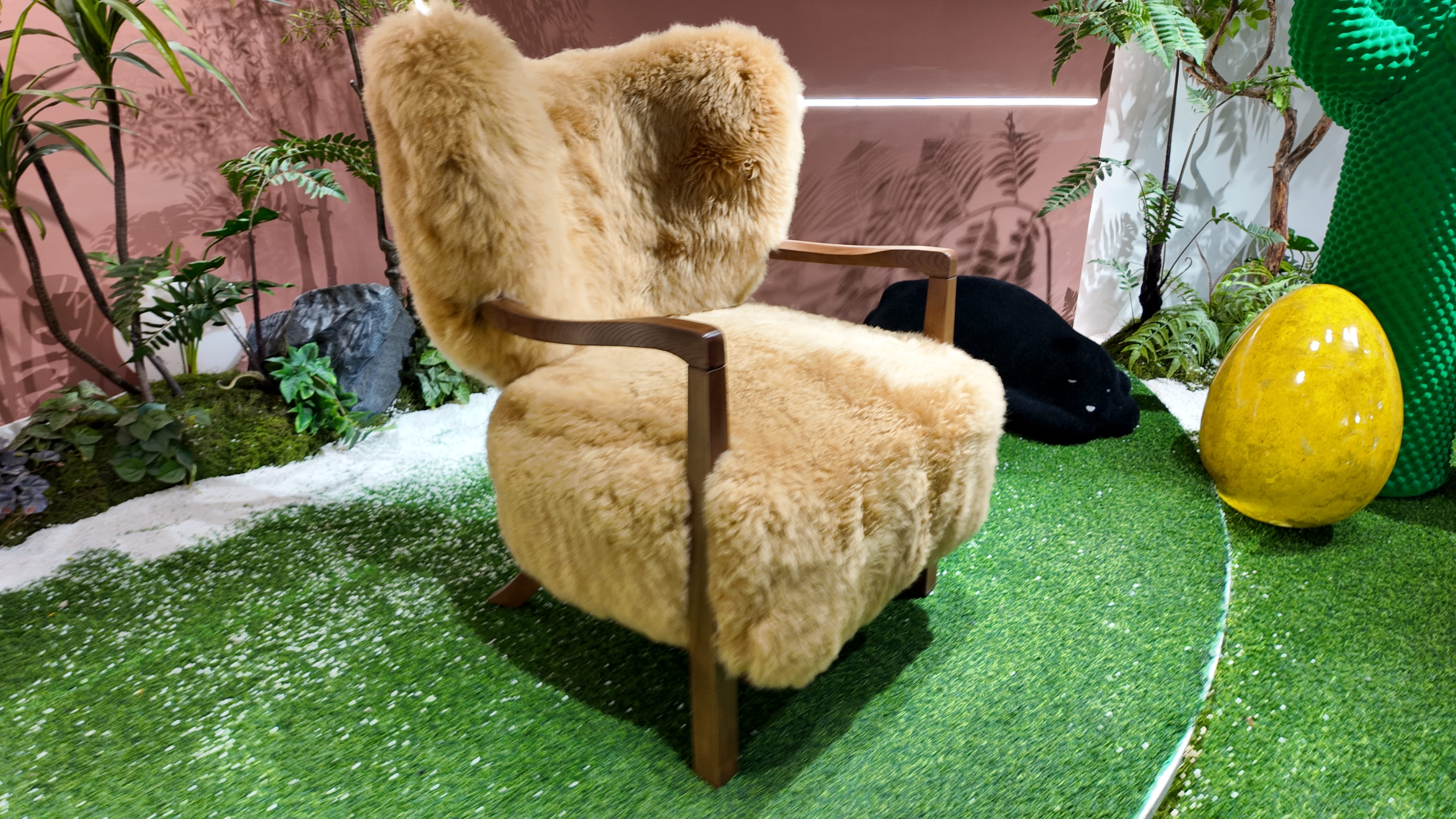 Fauteuil en peau de mouton beige à structure bois – Mouton Beige