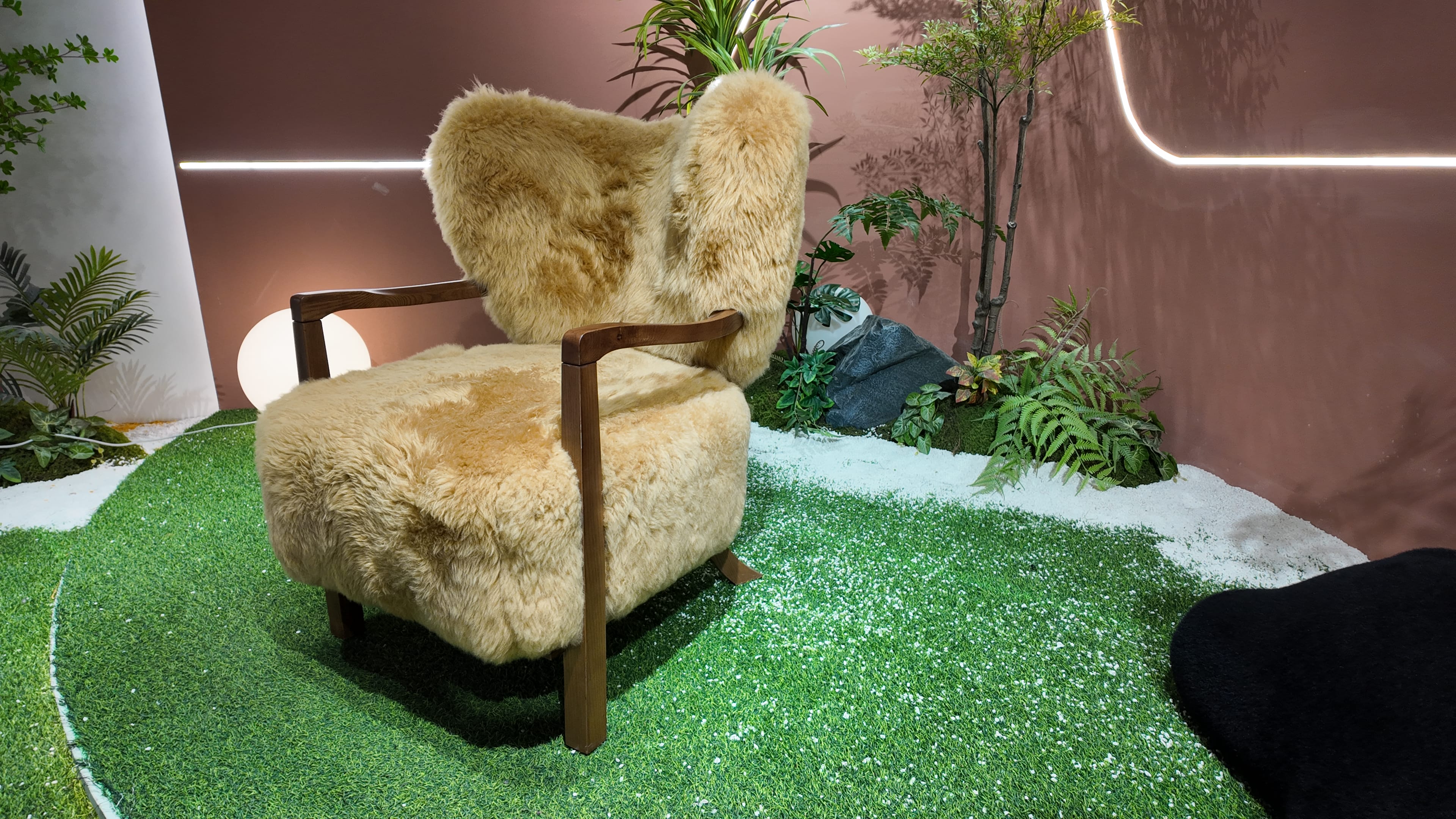 Fauteuil en peau de mouton beige à structure bois – Mouton Beige