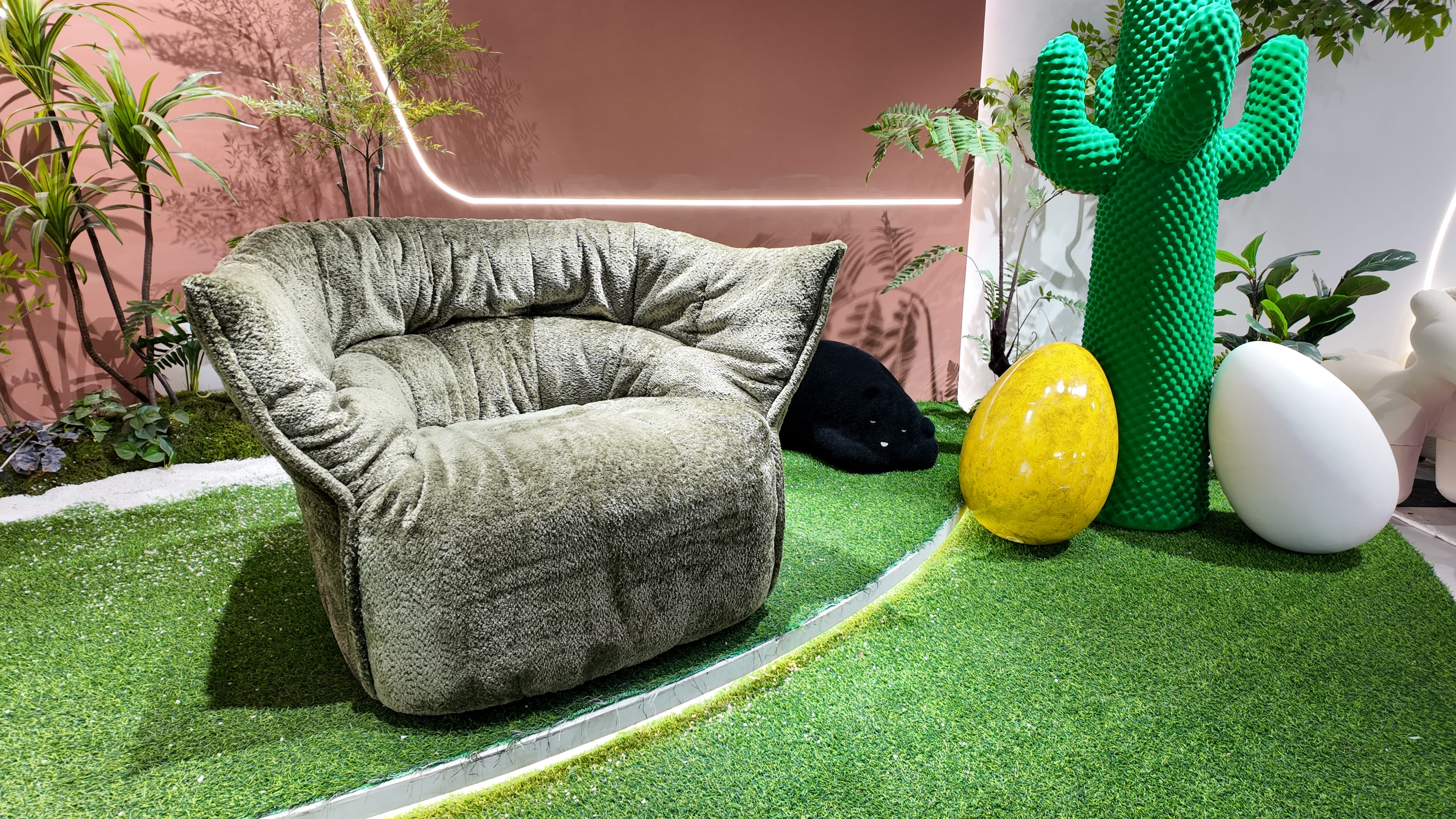 Fauteuil cocon en velours chenille vert sapin – SAPIN