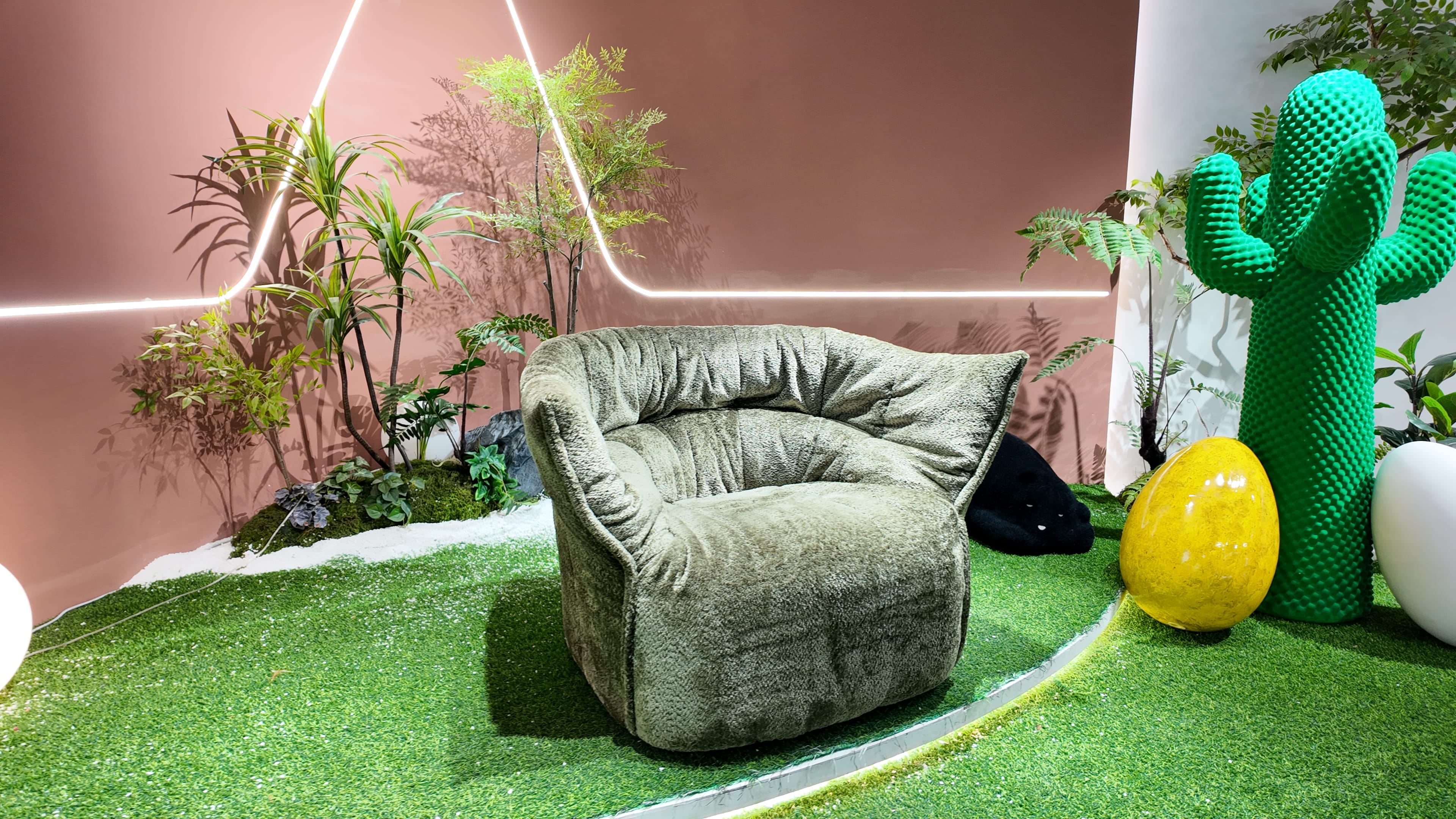 Fauteuil cocon en velours chenille vert sapin – SAPIN