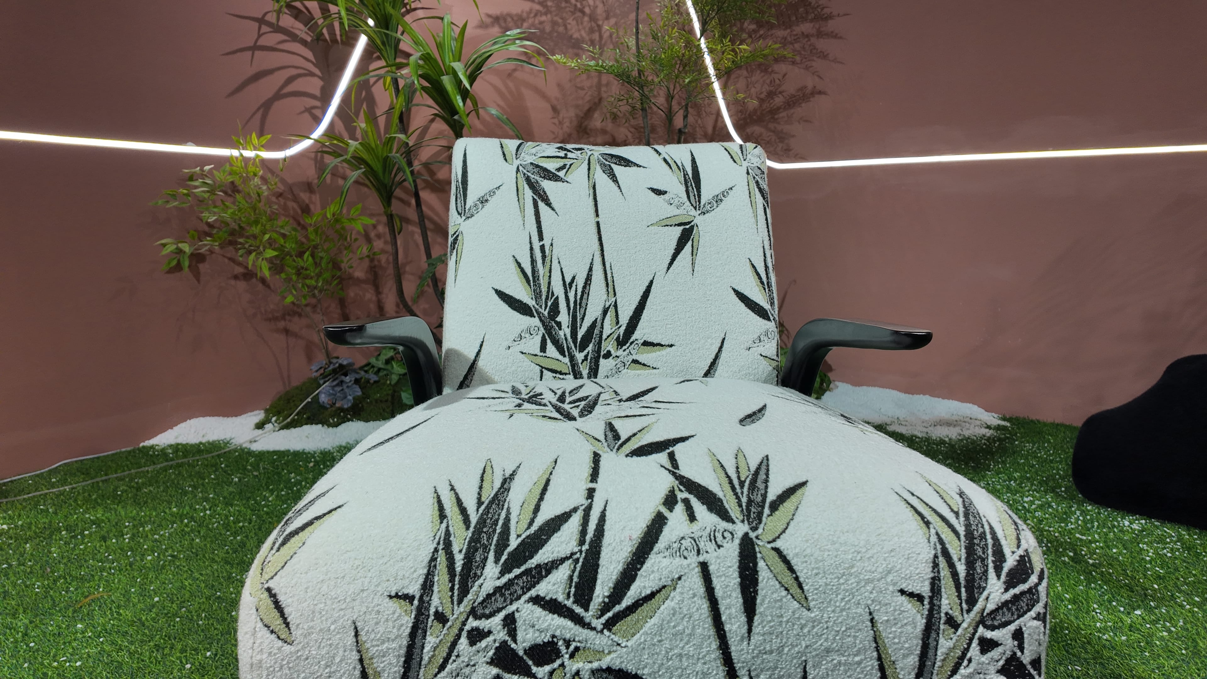 Fauteuil lounge en bouclette imprimé bambou – BAMBOU