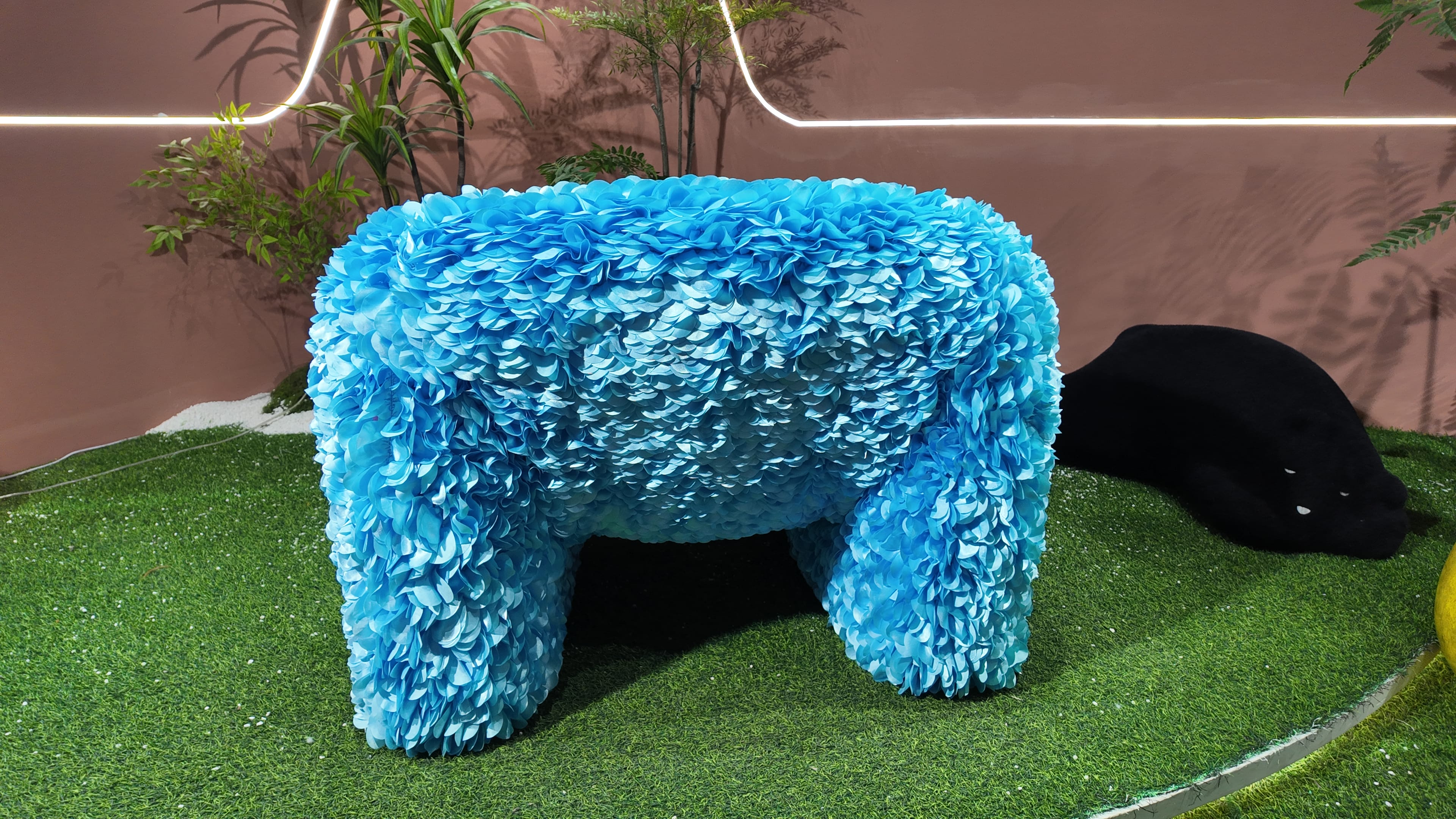 Fauteuil pétales de tissu bleu turquoise – Hortensia