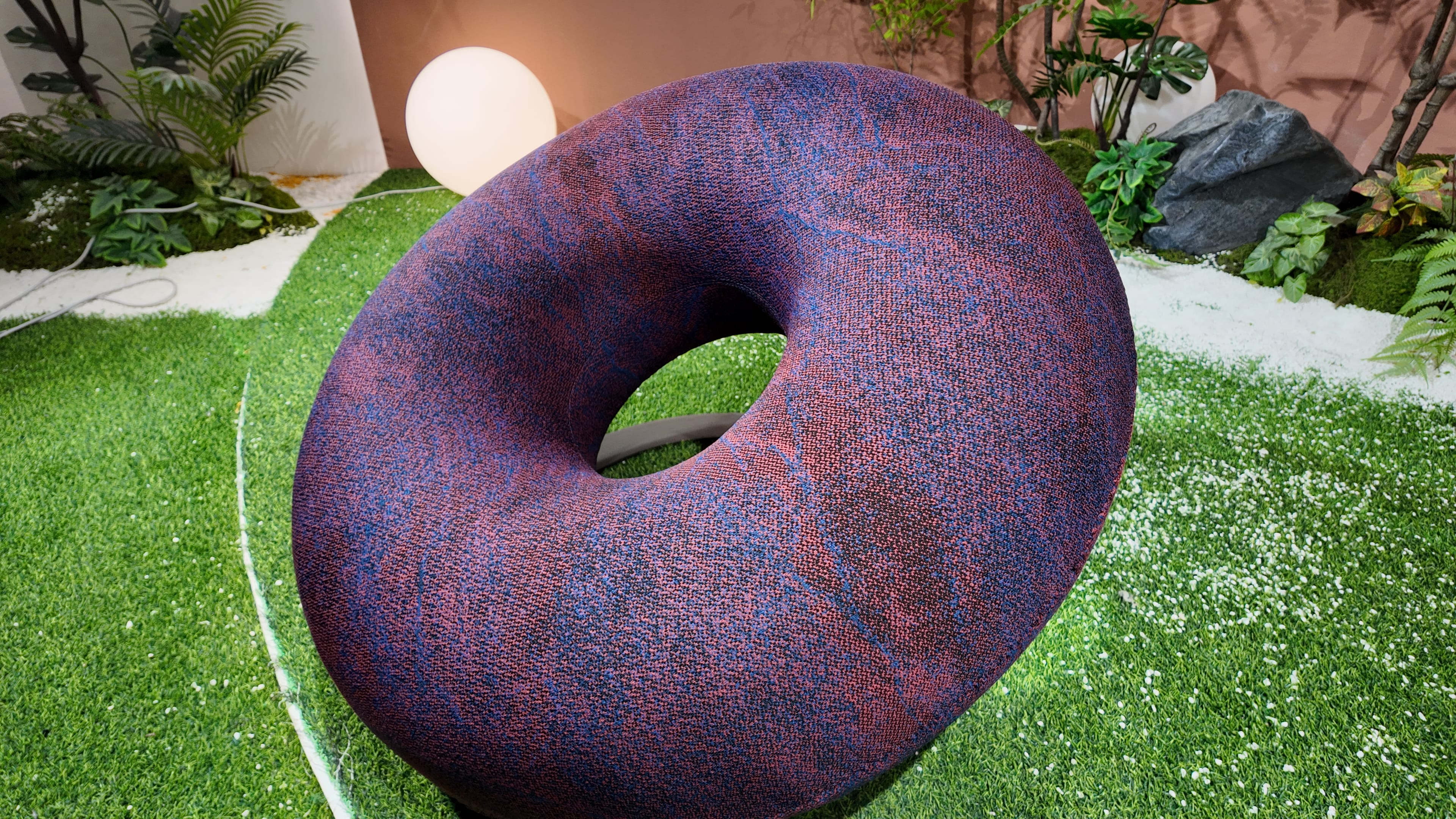 Fauteuil pouf torique en tissu chiné bleu-violet – Torus