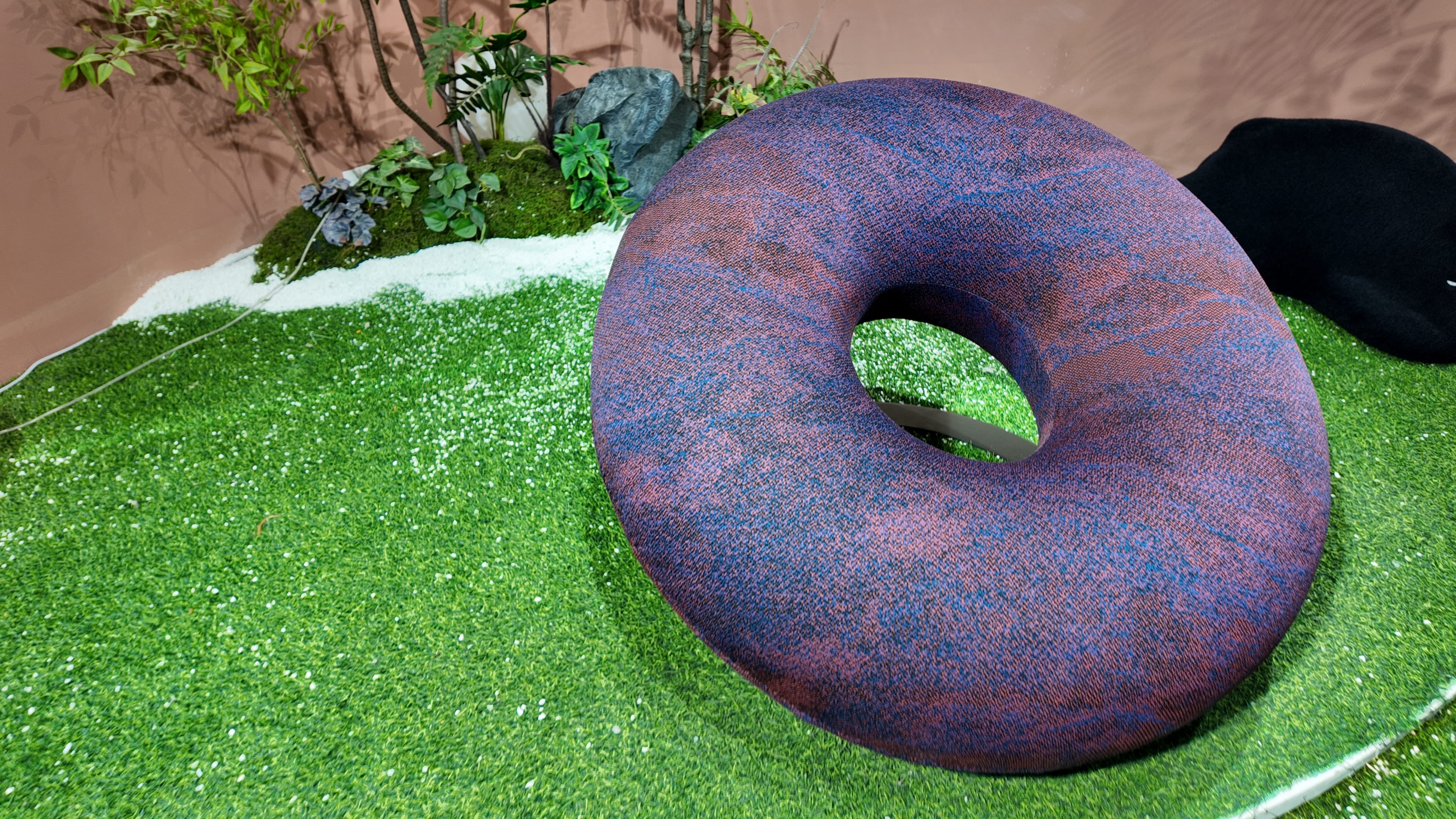 Fauteuil pouf torique en tissu chiné bleu-violet – Torus