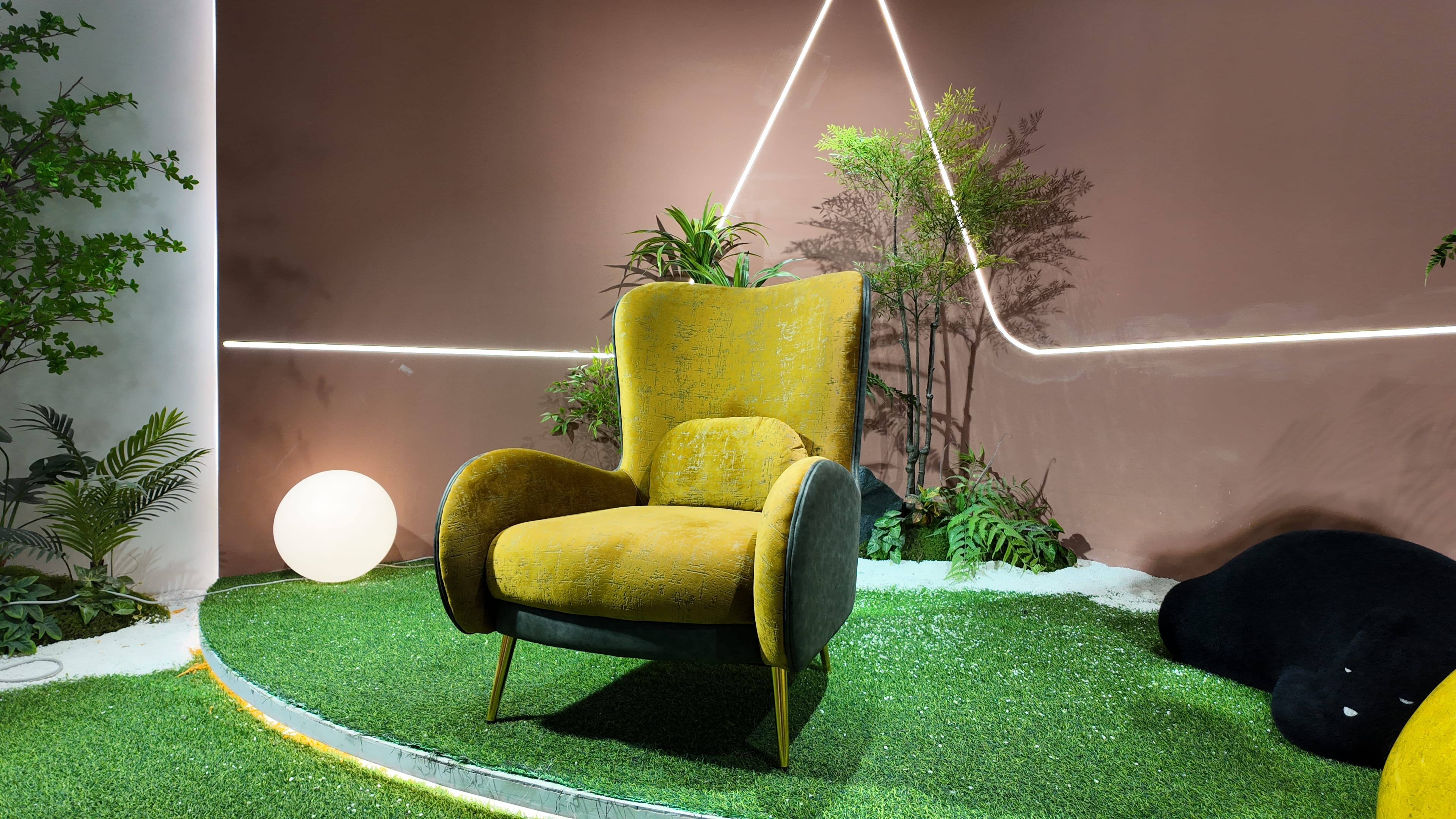 Fauteuil design bicolore velours gris anthracite et jaune moutarde – Arketipo
