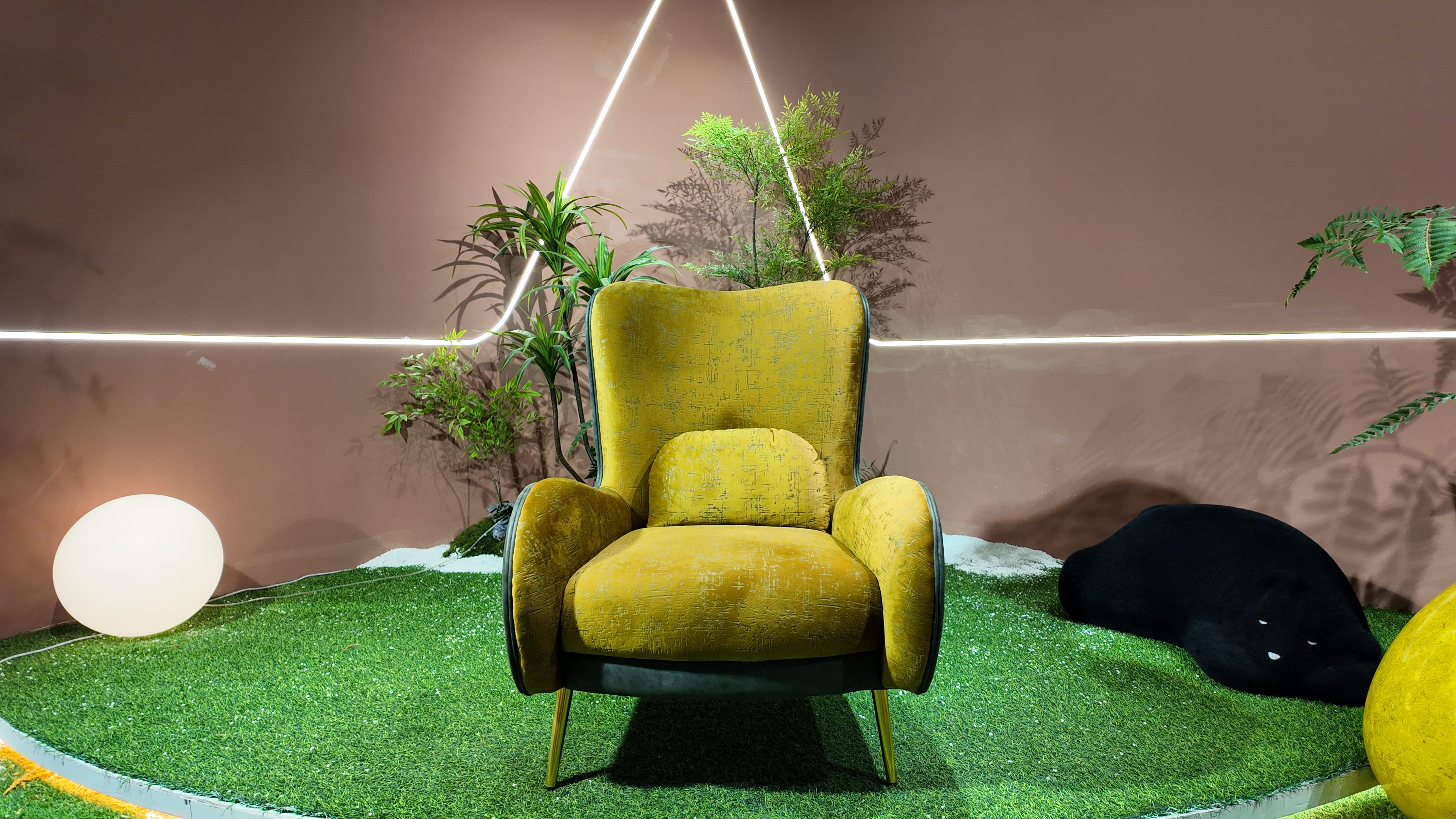 Fauteuil design bicolore velours gris anthracite et jaune moutarde – Arketipo