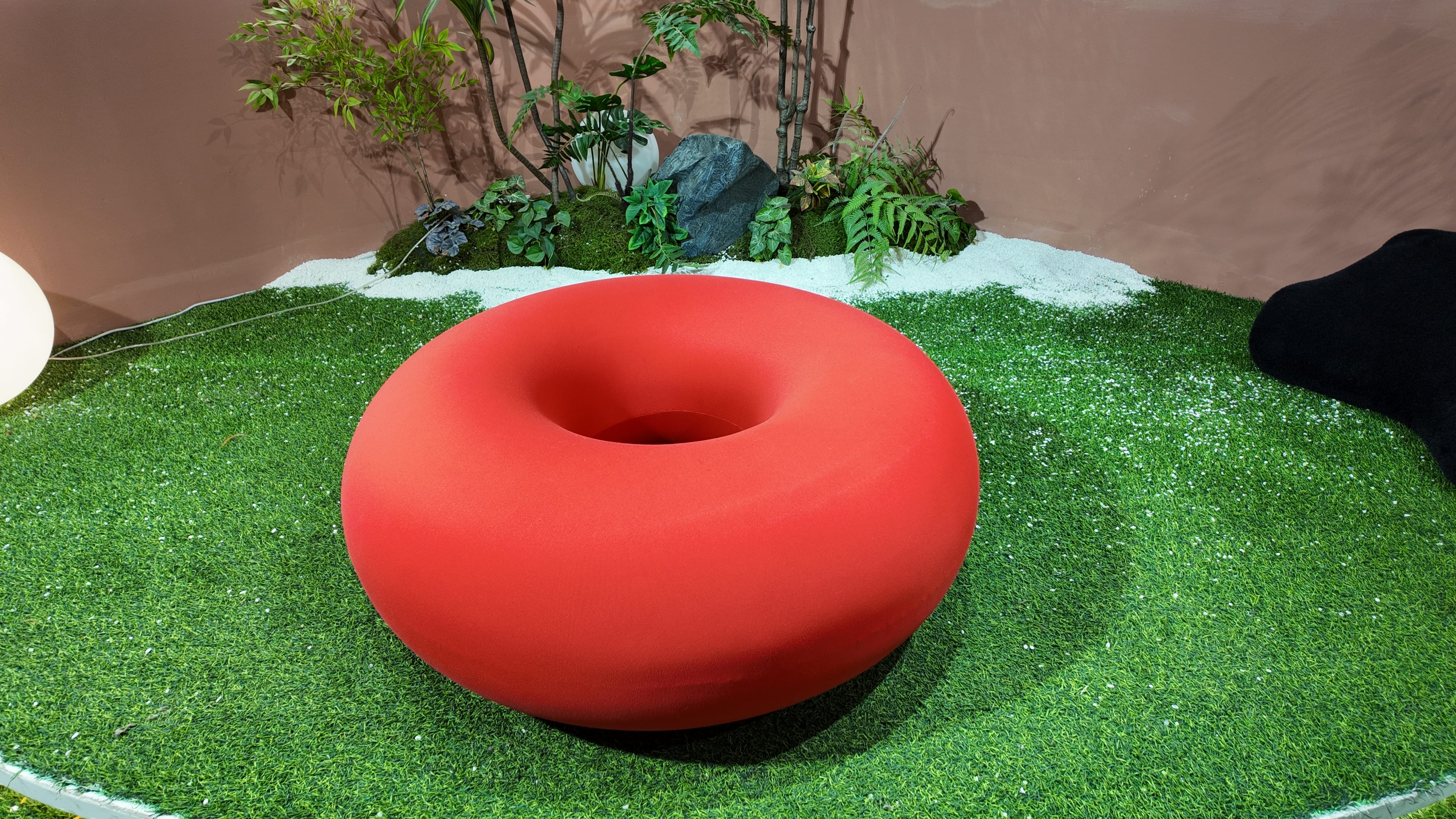 Fauteuil pouf en anneau en tissu rouge – BOA
