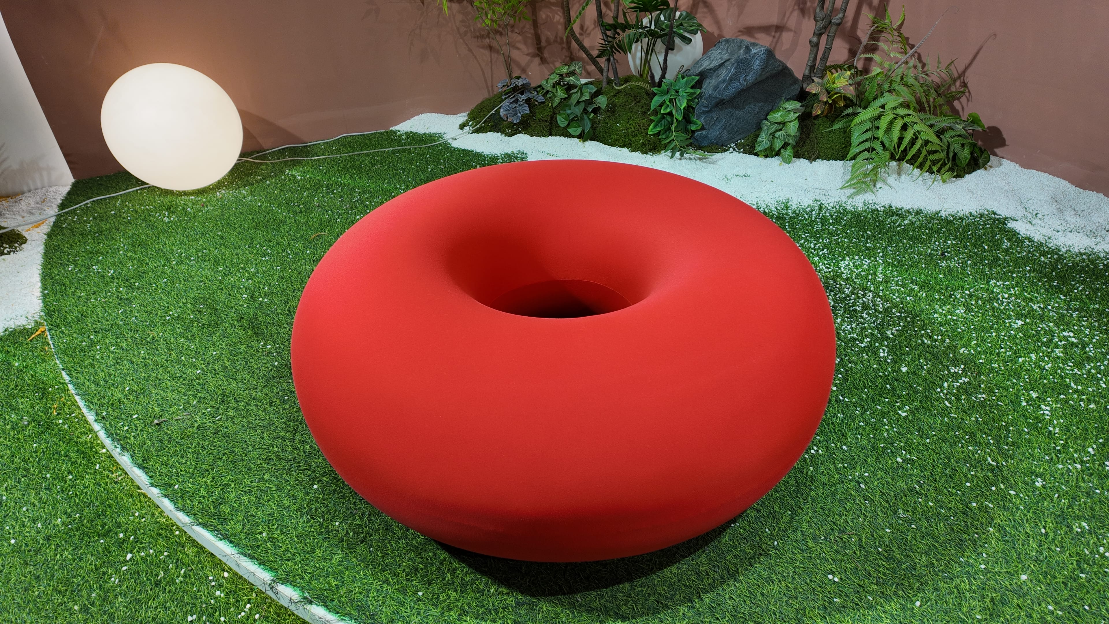 Fauteuil pouf en anneau en tissu rouge – BOA
