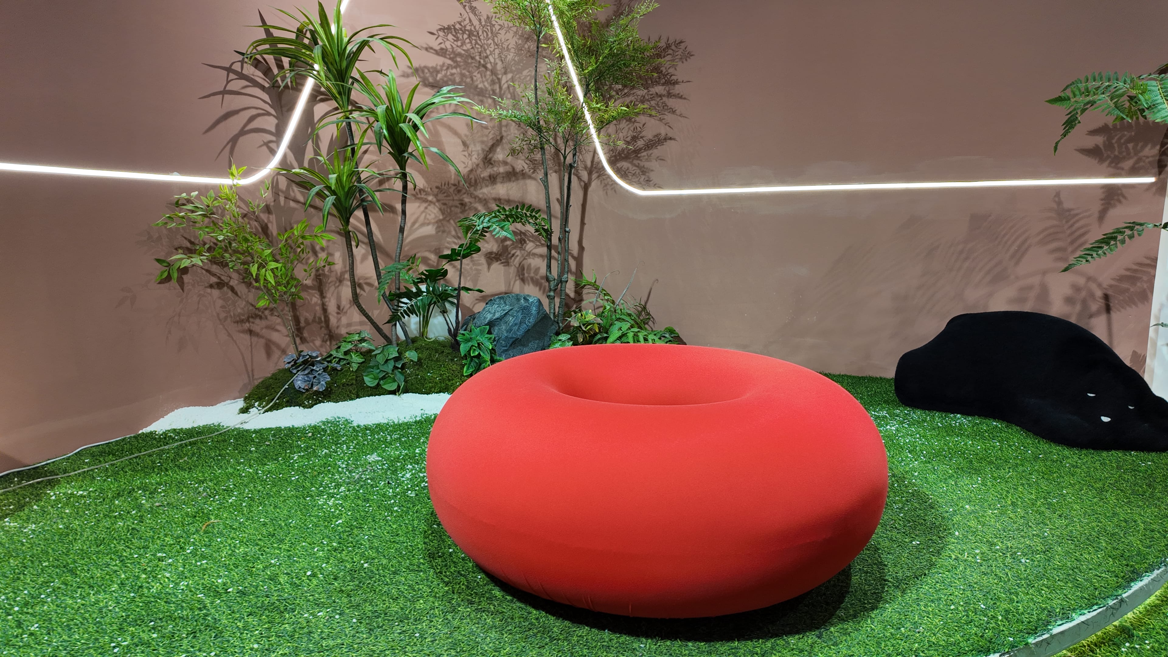 Fauteuil pouf en anneau en tissu rouge – BOA