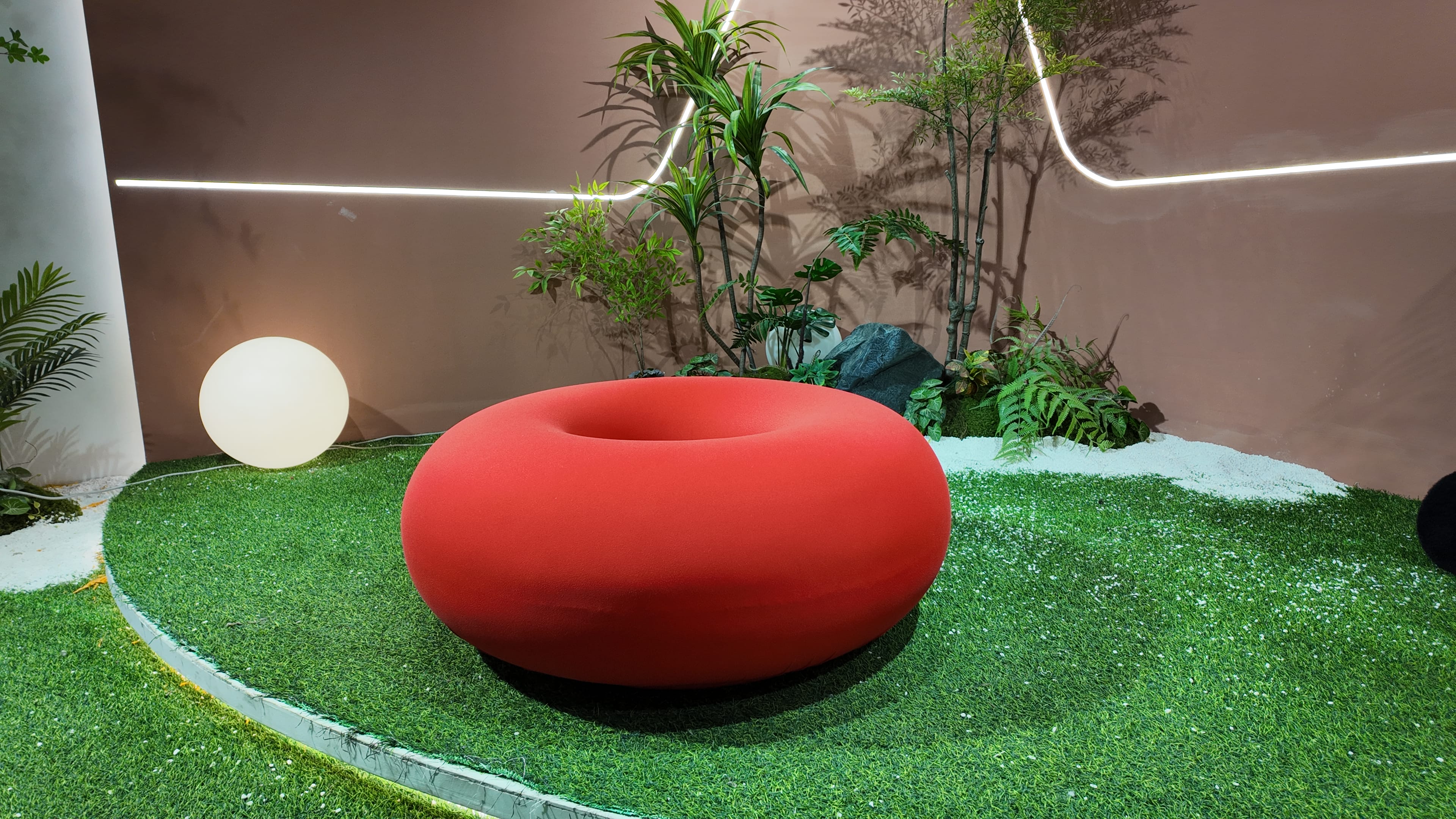 Fauteuil pouf en anneau en tissu rouge – BOA