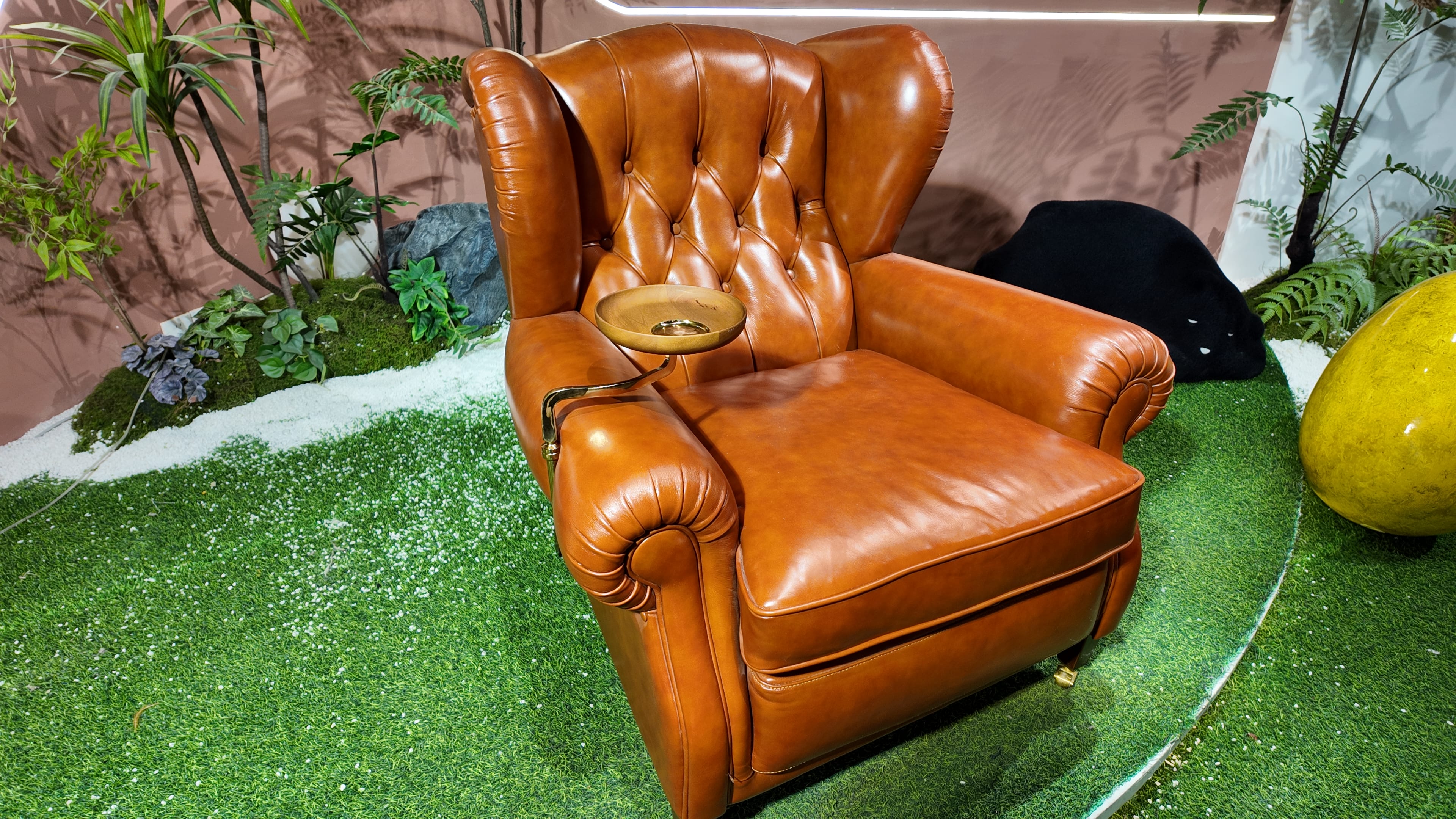 Fauteuil Chesterfield en cuir cognac capitonné – CIGAR 1919