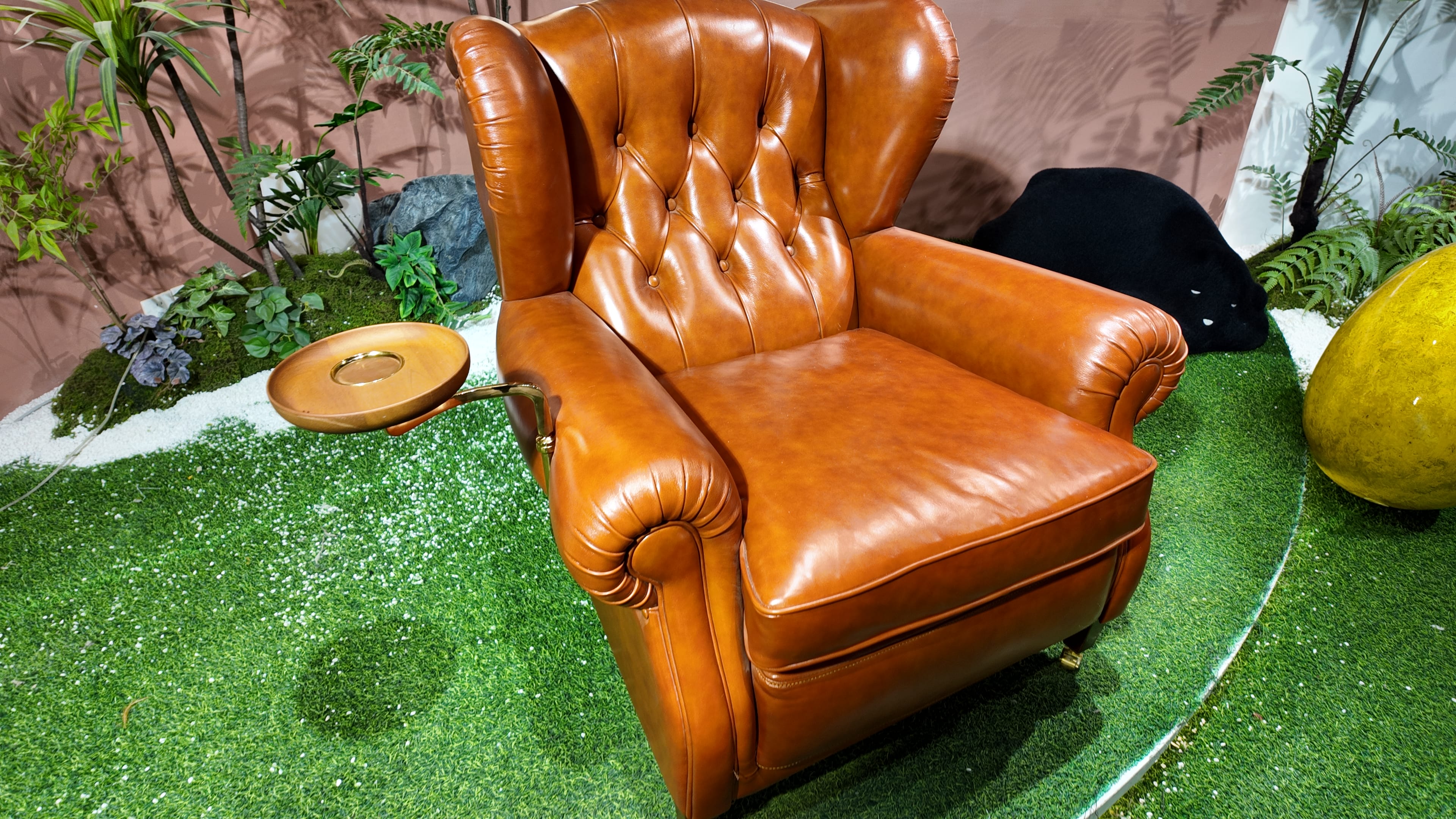 Fauteuil Chesterfield en cuir cognac capitonné – CIGAR 1919