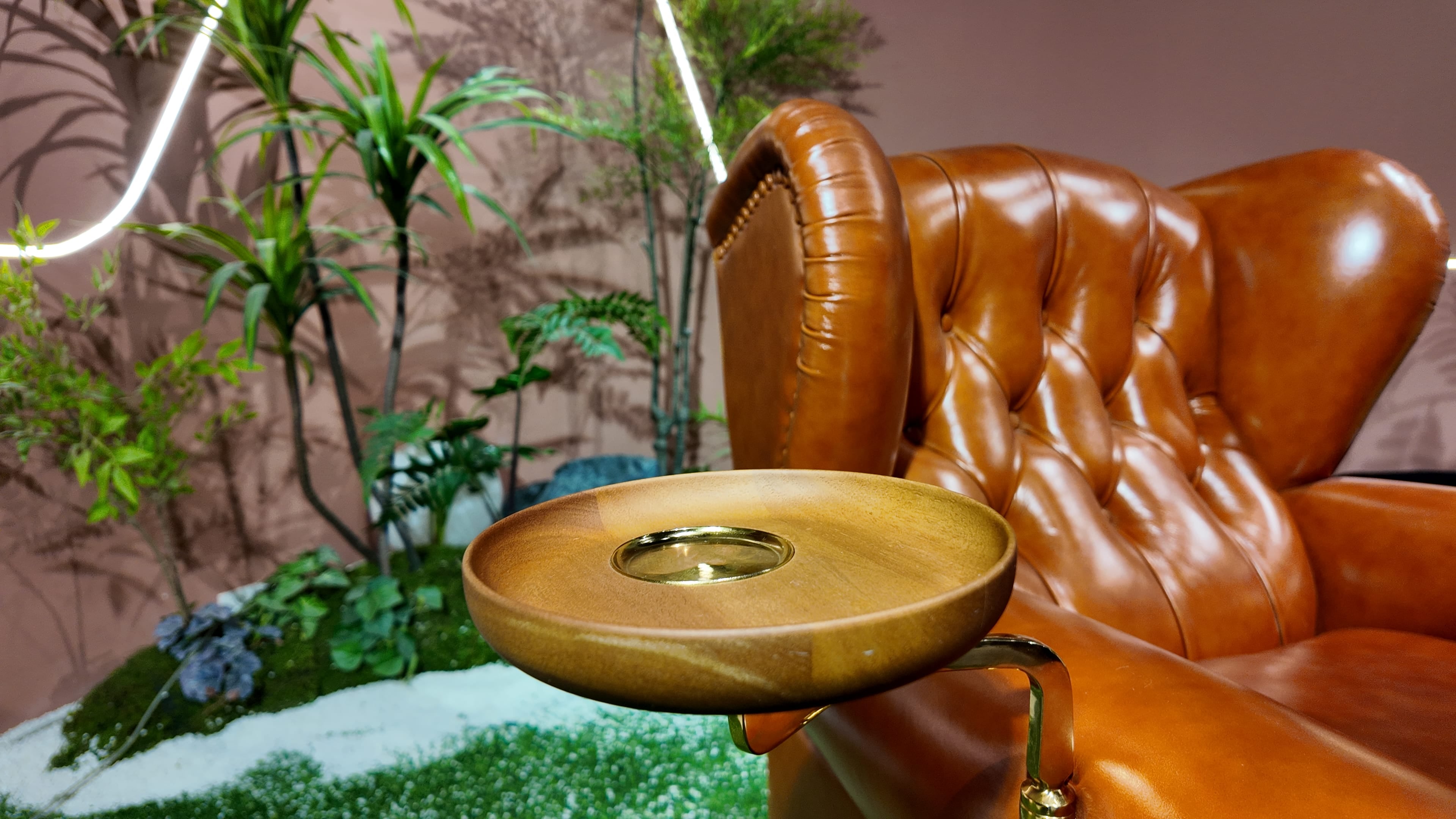 Fauteuil Chesterfield en cuir cognac capitonné – CIGAR 1919