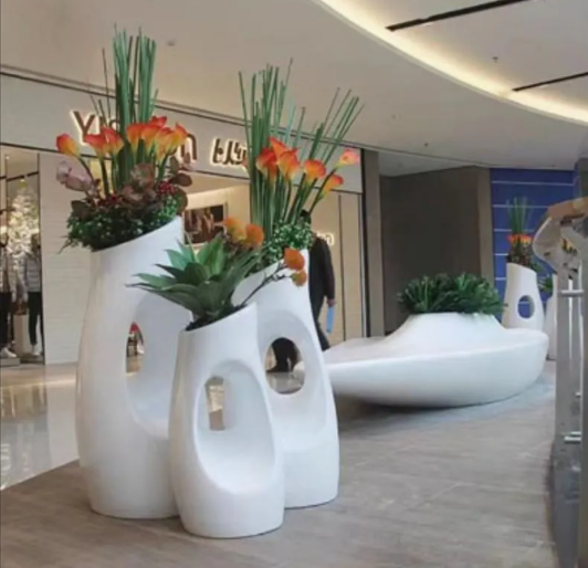 Jardinière boule en résine blanche mate – Collection ORGA