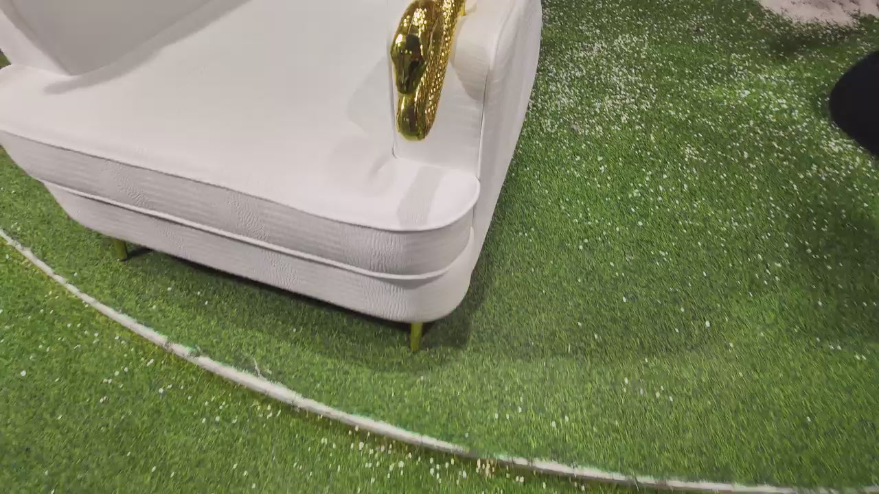 Fauteuil trône en simili cuir façon croco blanc à accoudoirs tête de bélier doré – MYTHO